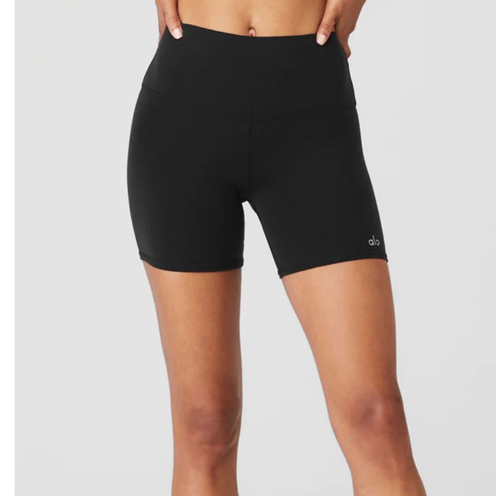 ALO AIRBRUSH HIGH WAIST BIKER SHORT